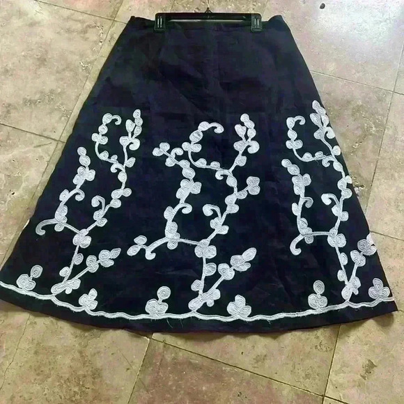 Peter Nygard black/white embroidery S 14. Good condition Linen Maxi skir… - Picture 4 of 8